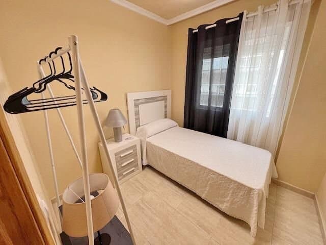 2-Bedroom Apartment in Puerto Deportivo, Guardamar del Segura - 12