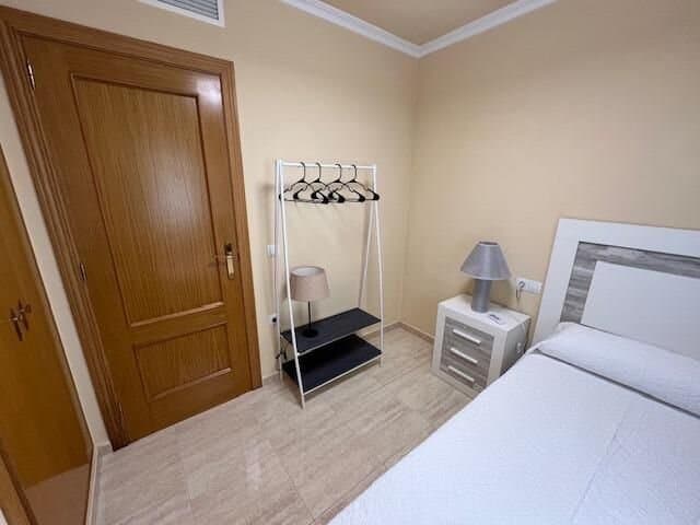 2-Bedroom Apartment in Puerto Deportivo, Guardamar del Segura - 13