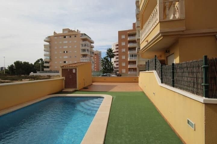 2-Bedroom Apartment in Puerto Deportivo, Guardamar del Segura - 21