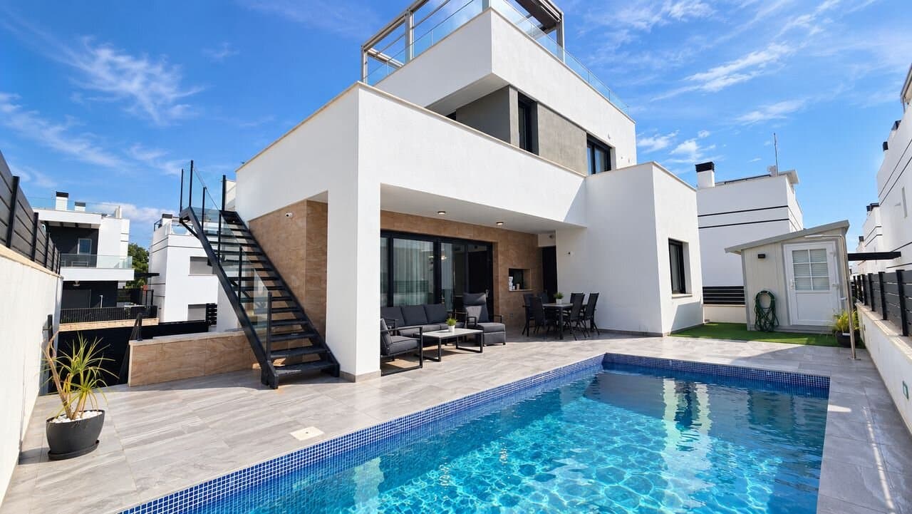 6-Bedroom Villa in Villamartín-las Filipinas, Orihuela Costa