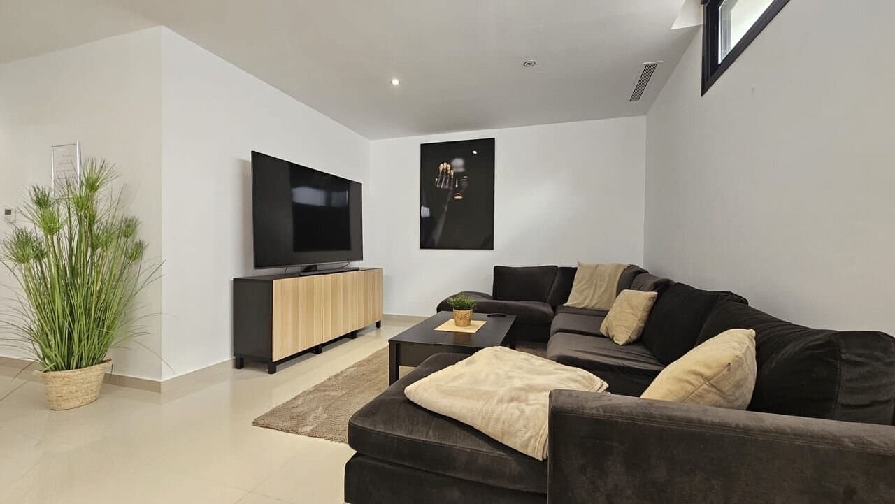 6-Bedroom Villa in Villamartín-las Filipinas, Orihuela Costa - 10