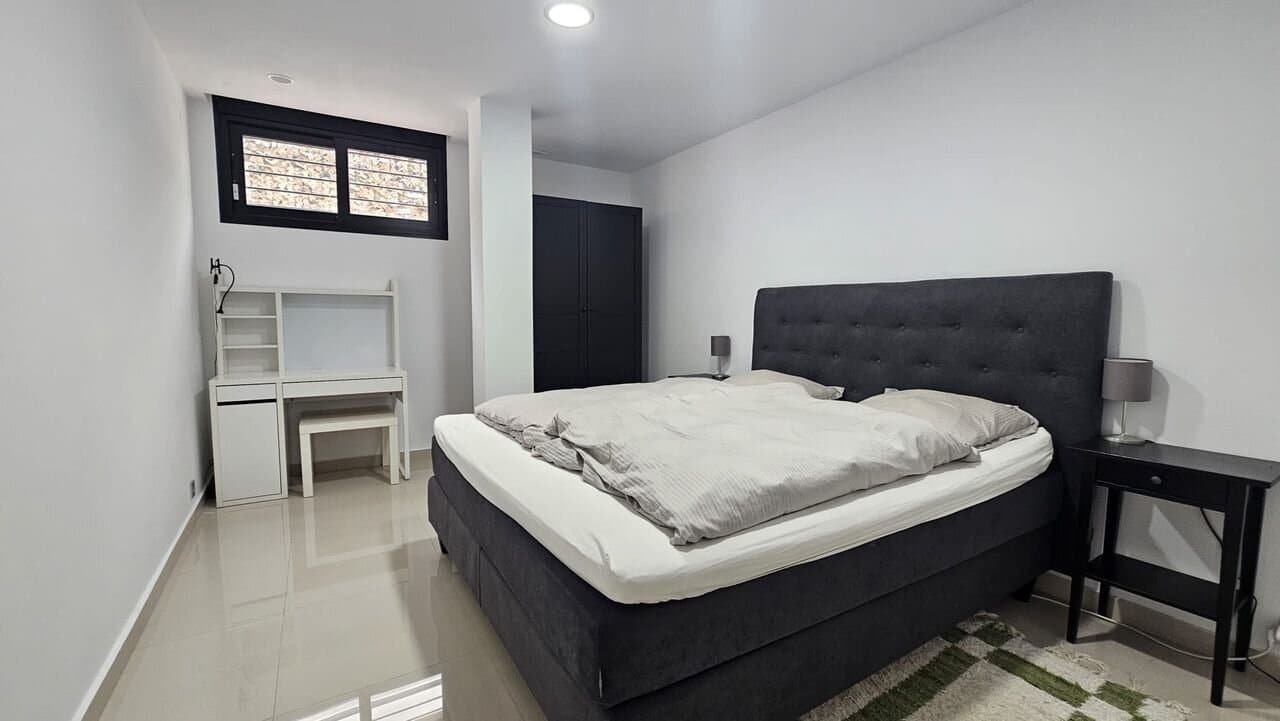 6-Bedroom Villa in Villamartín-las Filipinas, Orihuela Costa - 12