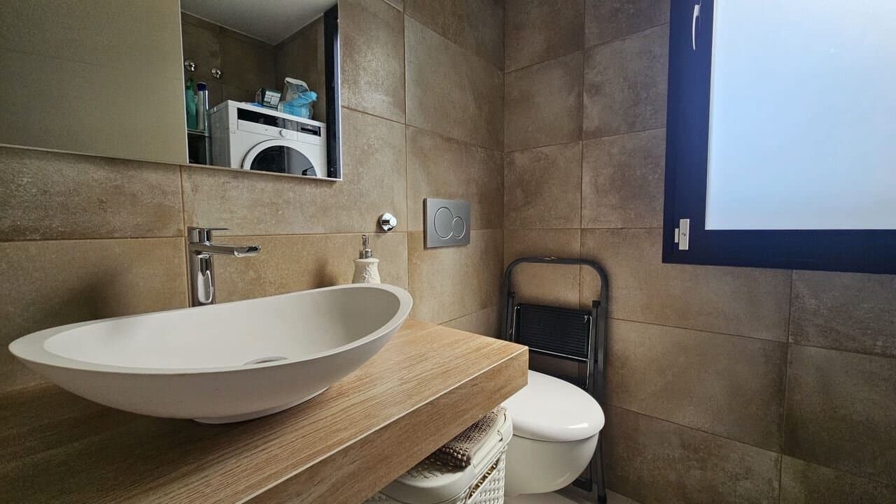 6-Bedroom Villa in Villamartín-las Filipinas, Orihuela Costa - 9