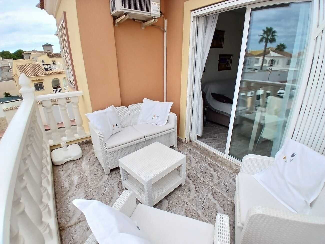 3-Bedroom Apartment in Las Filipinas, Orihuela Costa - 2