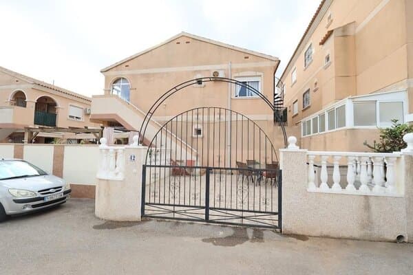 Bungalow de 2 Dormitorios en La Zenia, Orihuela Costa