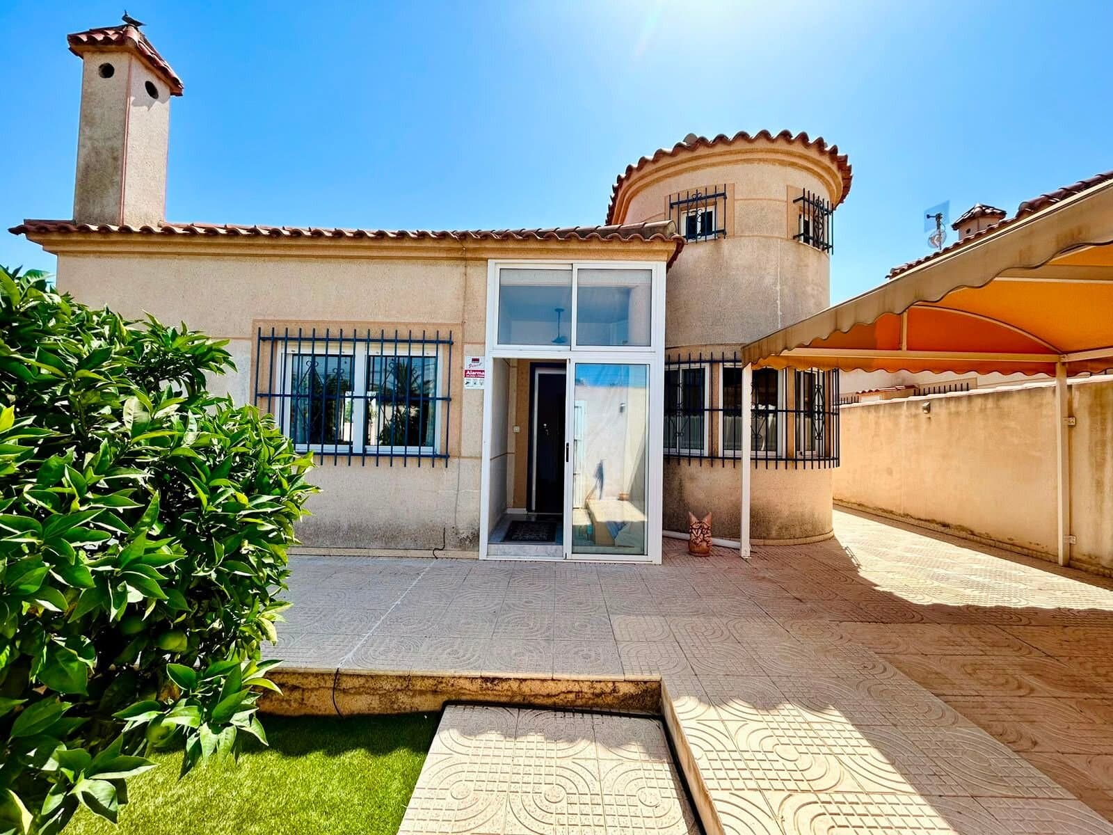 4-Bedroom Villa in San Luis, Torrevieja