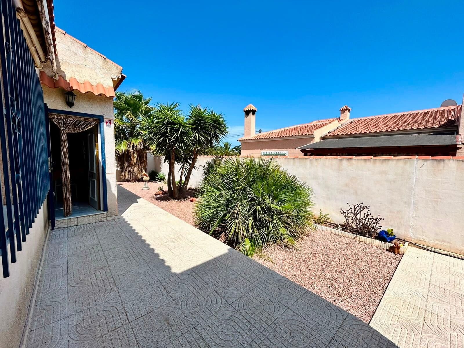 4-Bedroom Villa in San Luis, Torrevieja - 23