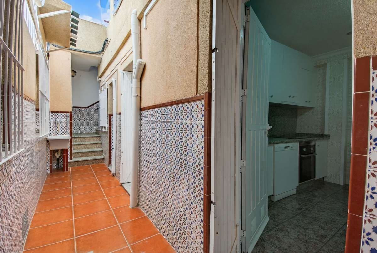 5-Bedroom Villa in La Puntica, Lo Pagan - 30