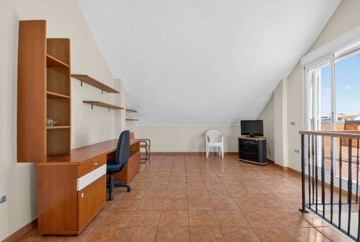 5-Bedroom Villa in La Puntica, Lo Pagan - 7