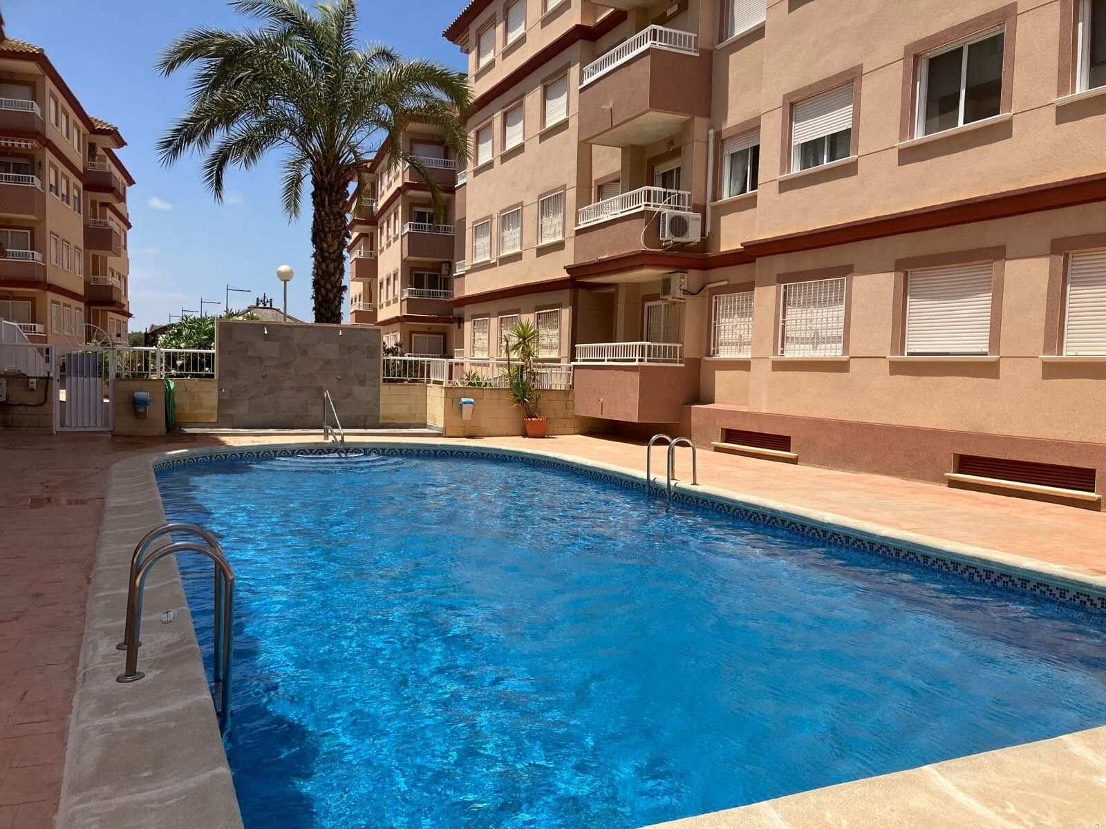 2-Bedroom Apartment in Comunidad Valenciana, Algorfa - 2