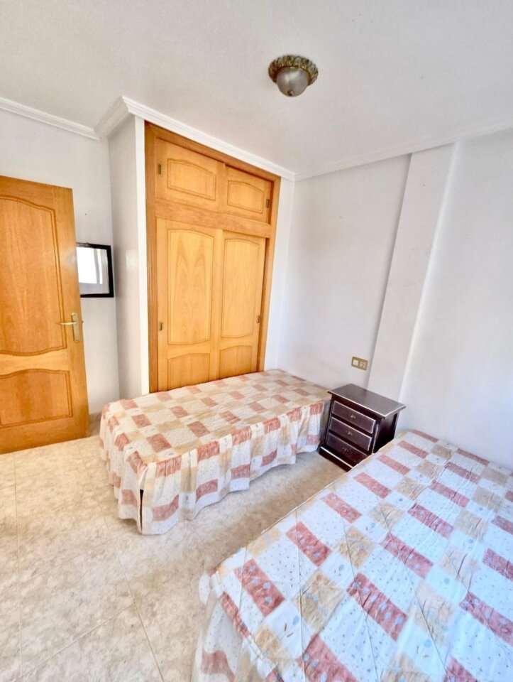 3-Bedroom House in La Zenia, Orihuela Costa - Image 11