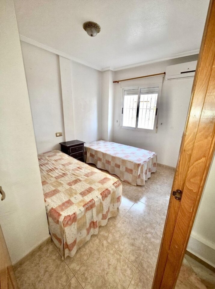 3-Bedroom House in La Zenia, Orihuela Costa - Image 12