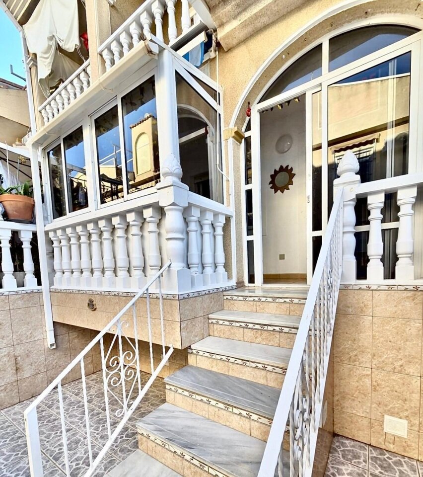 3-Bedroom House in La Zenia, Orihuela Costa - Image 18