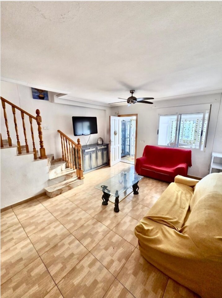 3-Bedroom House in La Zenia, Orihuela Costa - Image 4