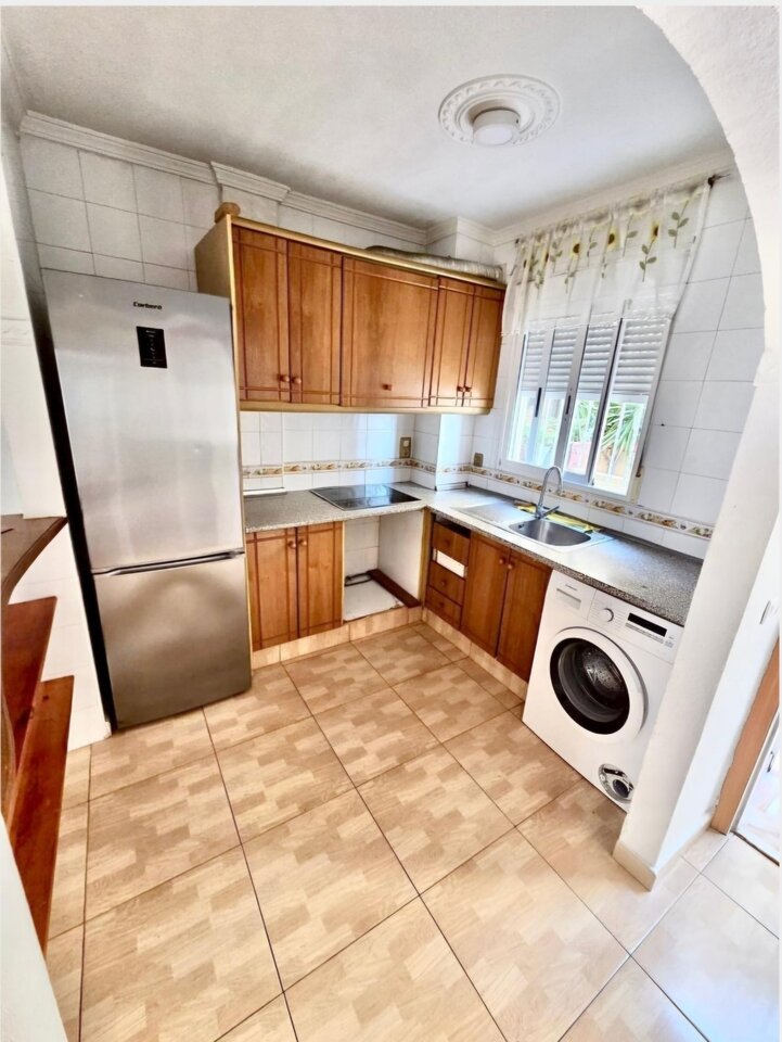 3-Bedroom House in La Zenia, Orihuela Costa - Image 6