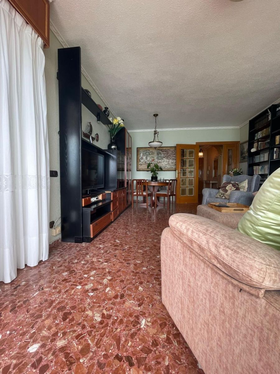 4-Bedroom Apartment in Torrevieja - Image 19