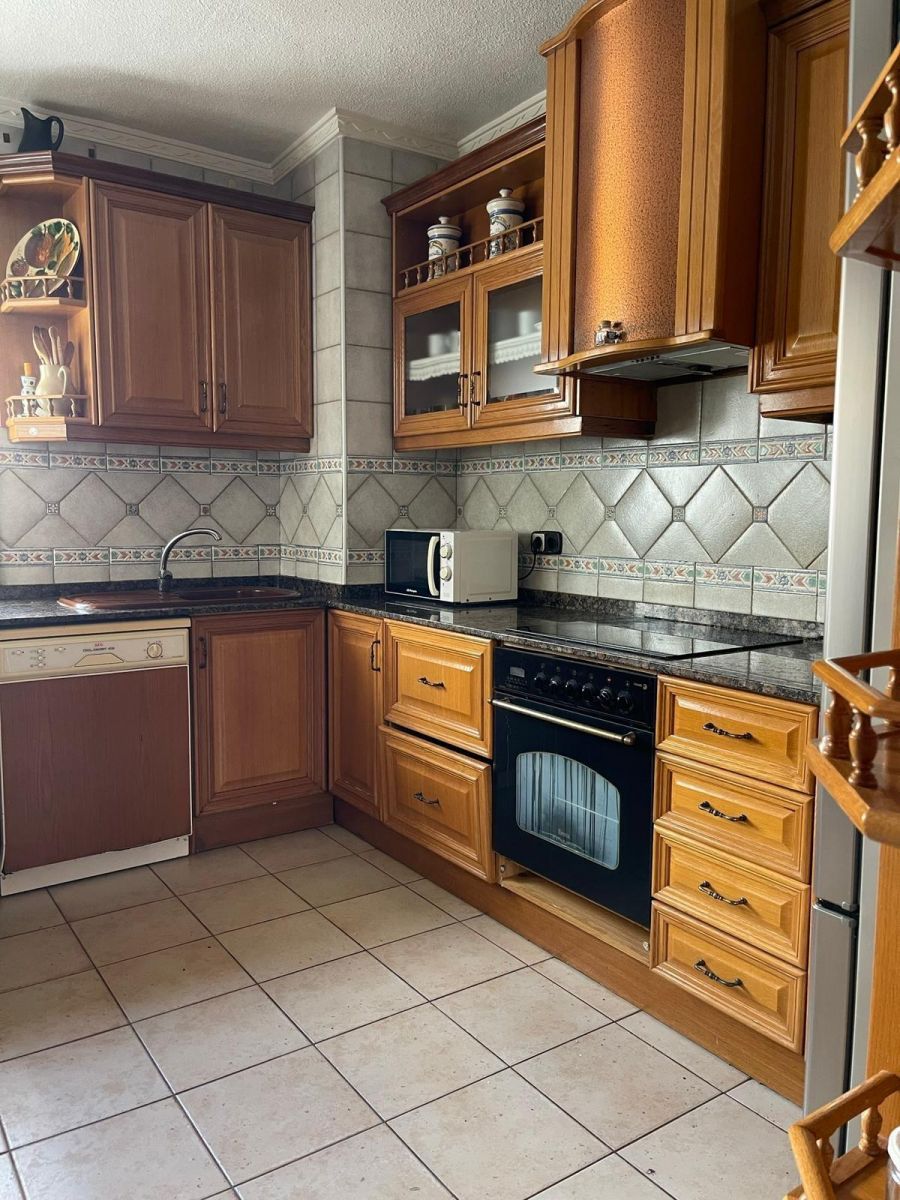 4-Bedroom Apartment in Torrevieja - Image 41