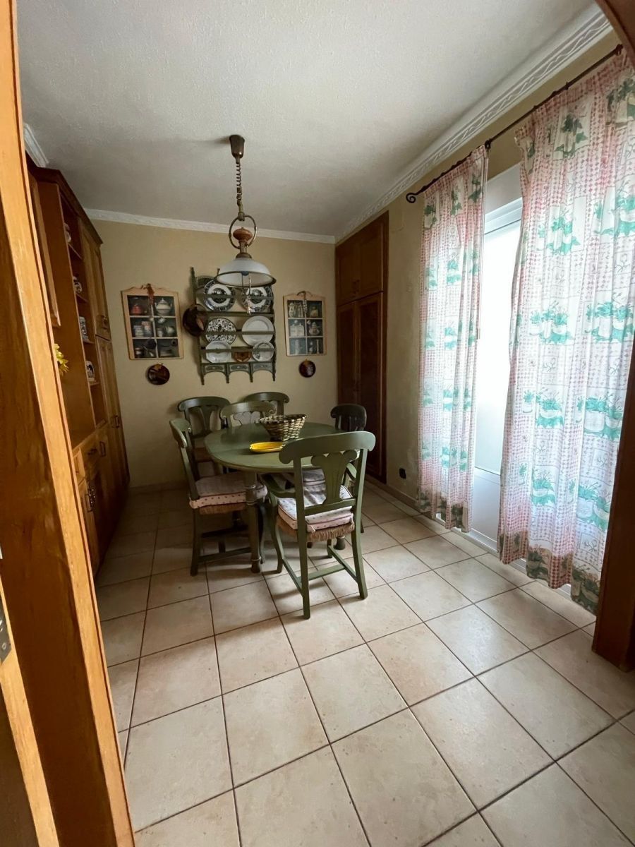 4-Bedroom Apartment in Torrevieja - Image 46