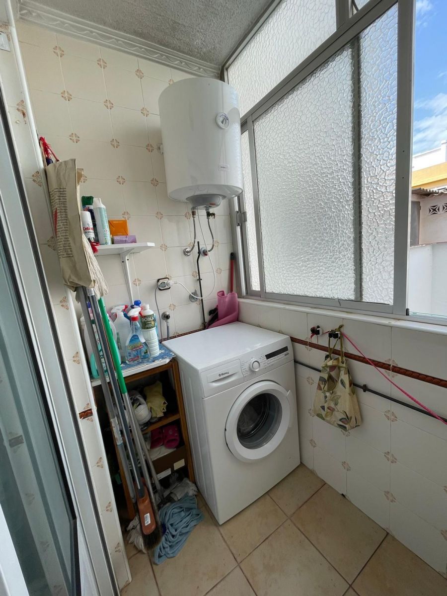 4-Bedroom Apartment in Torrevieja - Image 50