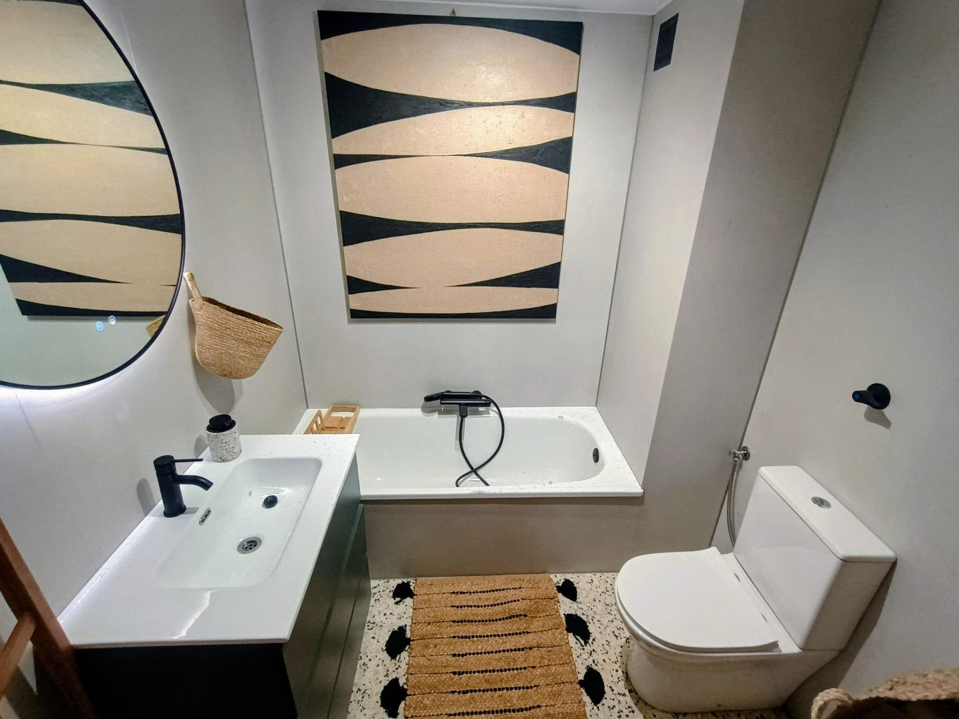 2-Bedroom Apartment in Urbanizaciones, Guardamar del Segura - Image 11