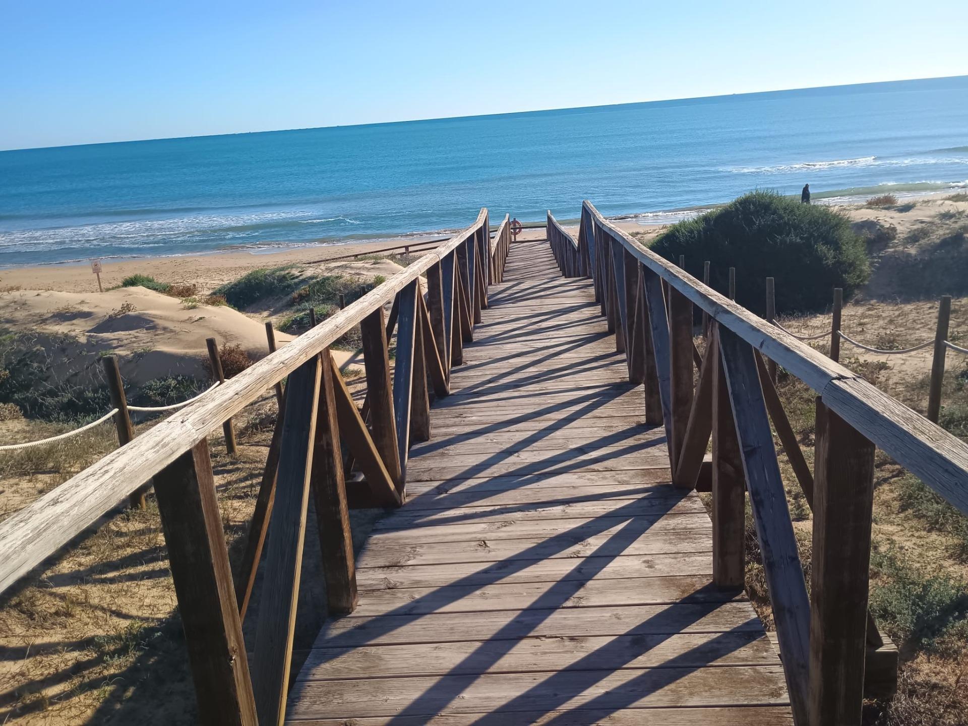 2-Bedroom Apartment in Urbanizaciones, Guardamar del Segura - Image 15