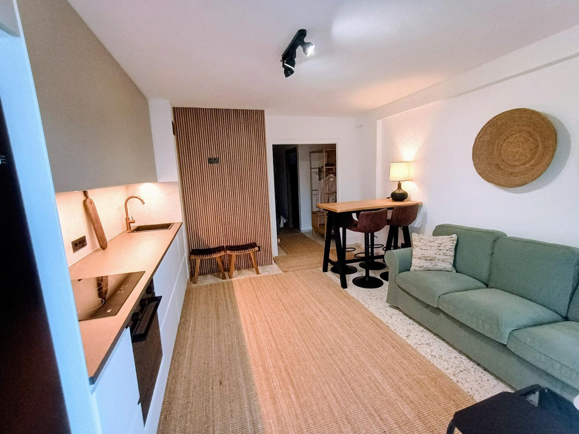 2-Bedroom Apartment in Urbanizaciones, Guardamar del Segura - Image 3