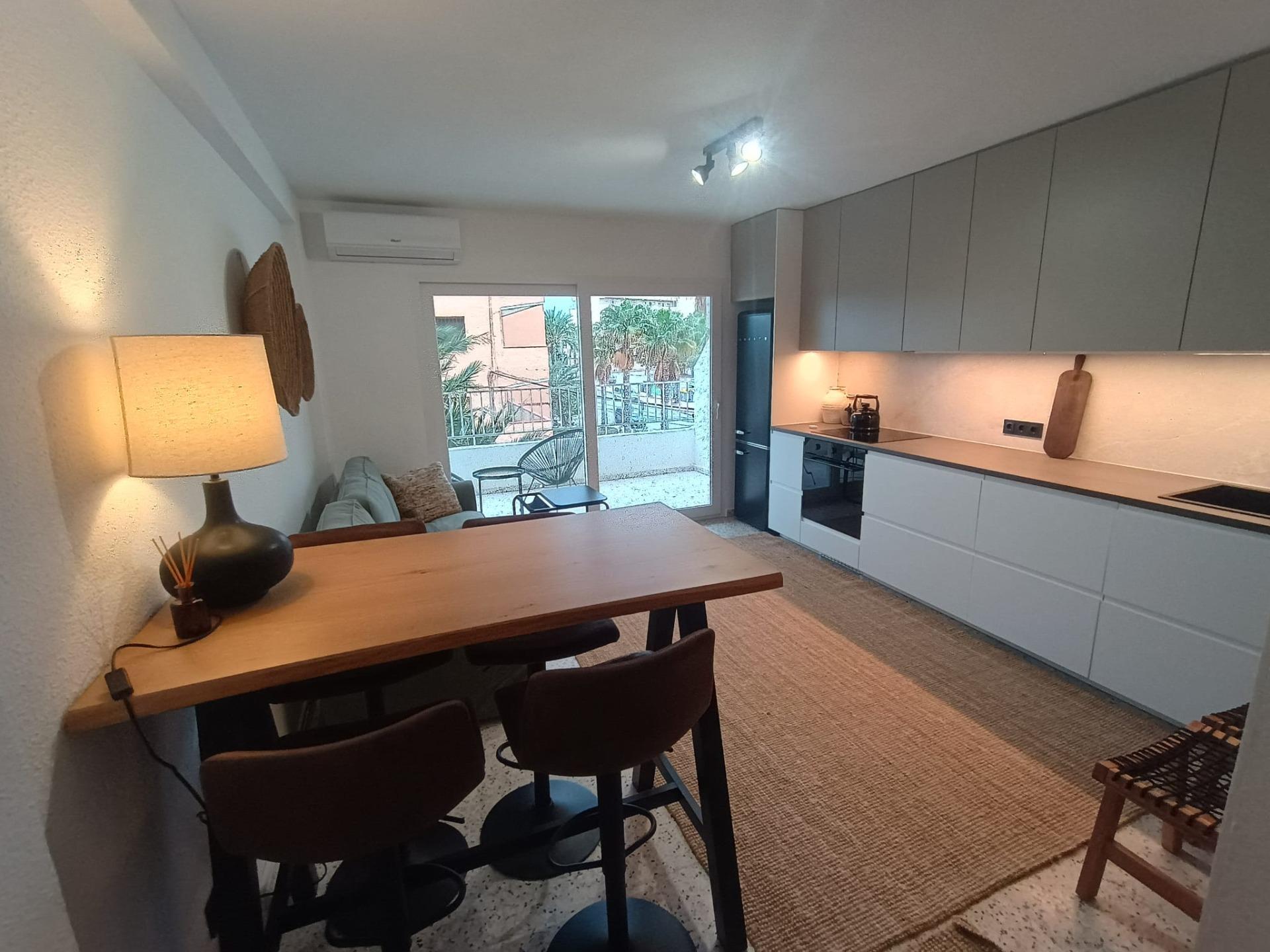 2-Bedroom Apartment in Urbanizaciones, Guardamar del Segura - Image 7