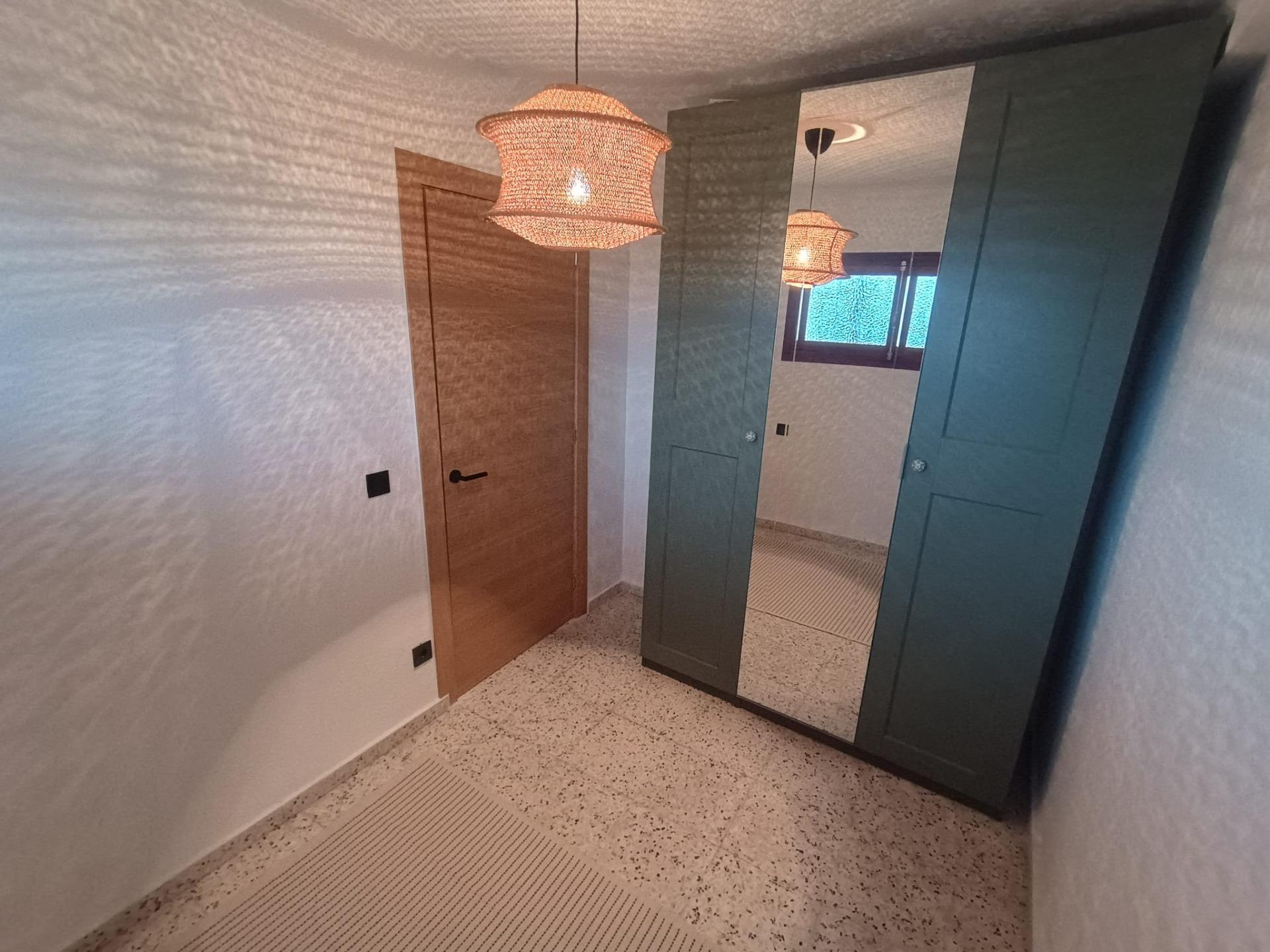 2-Bedroom Apartment in Urbanizaciones, Guardamar del Segura - Image 9