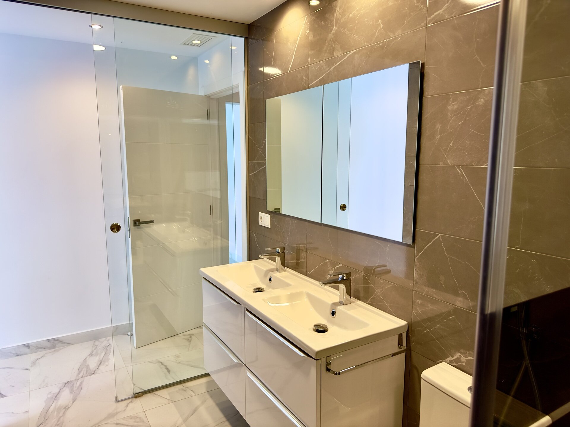 4-Bedroom Apartment in Ciudad Quesada - Image 15