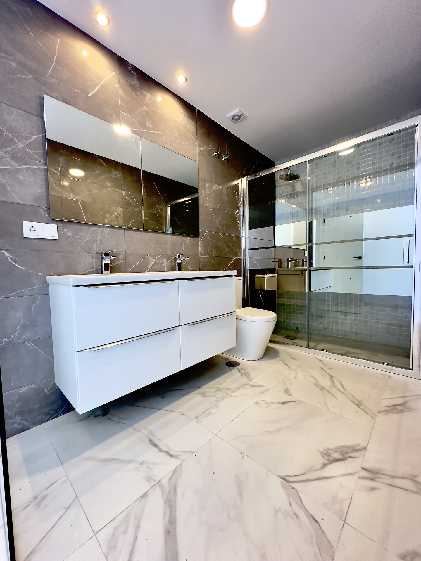 4-Bedroom Apartment in Ciudad Quesada - Image 19