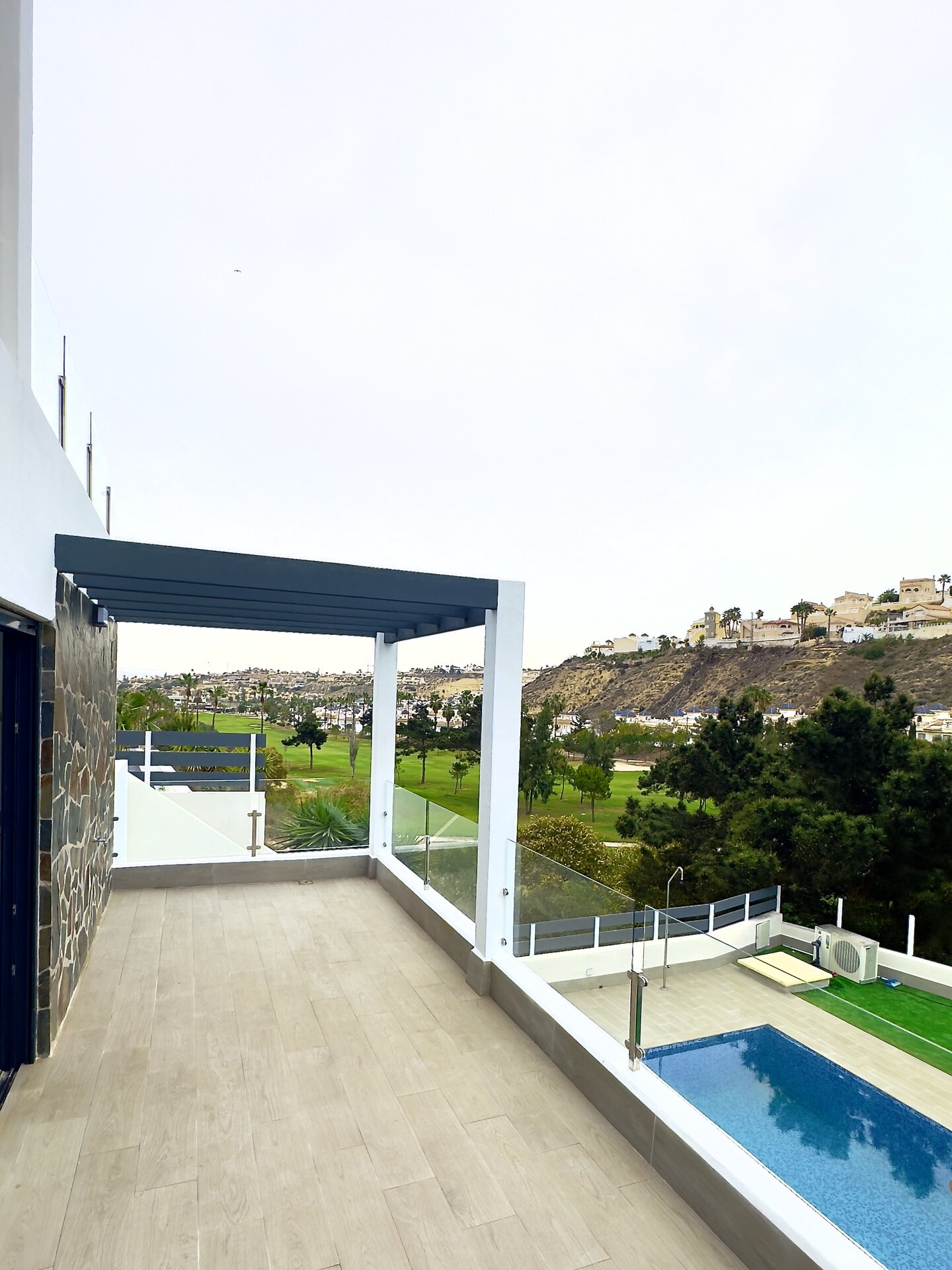4-Bedroom Apartment in Ciudad Quesada - Image 9