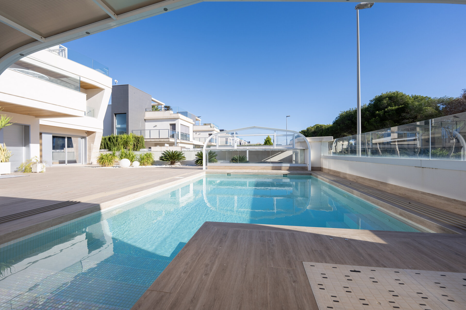 Villa met 4 Slaapkamers in Campoamor, Orihuela Costa - Image 4