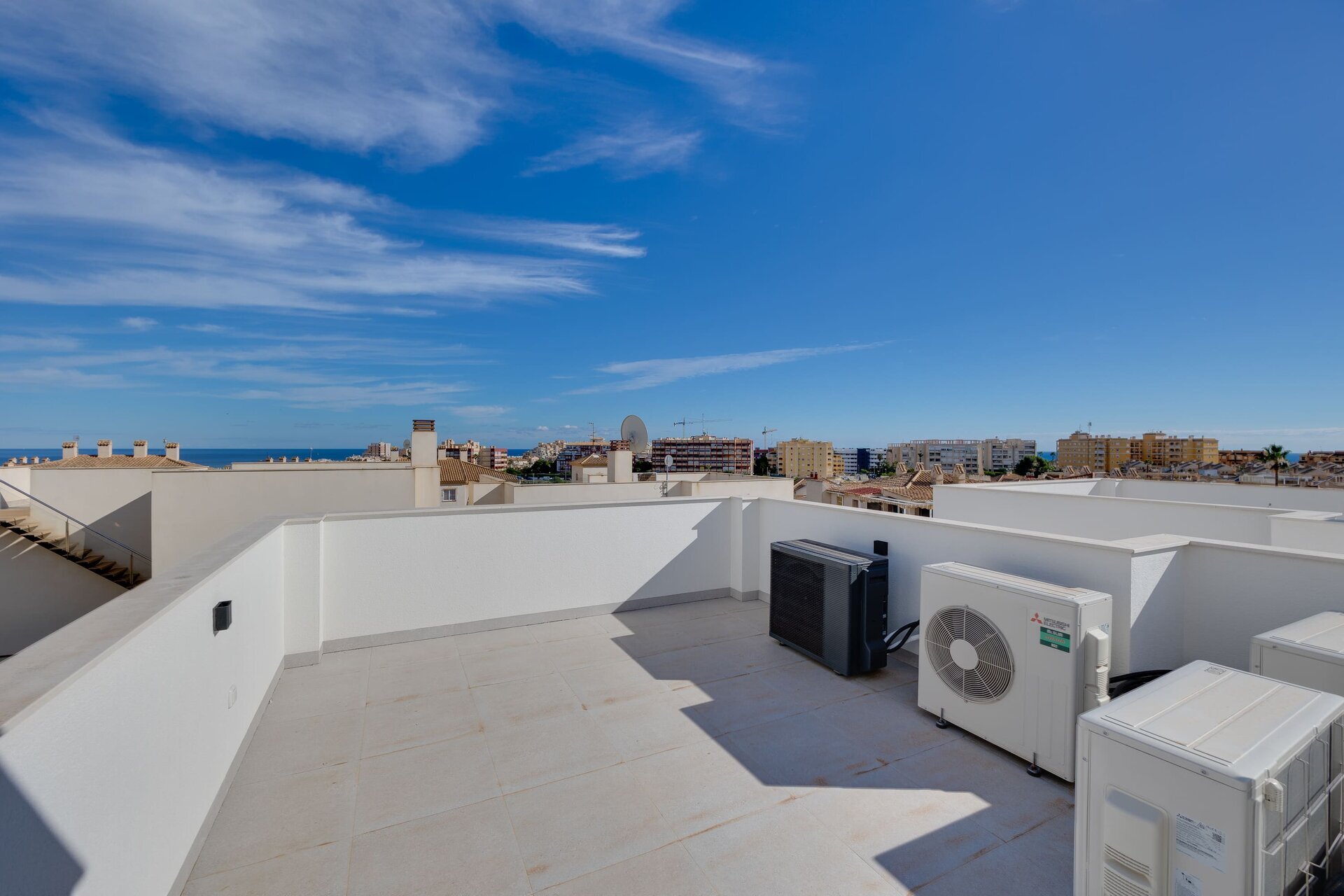 4-Bedroom Townhouse in Torrevieja - Image 10