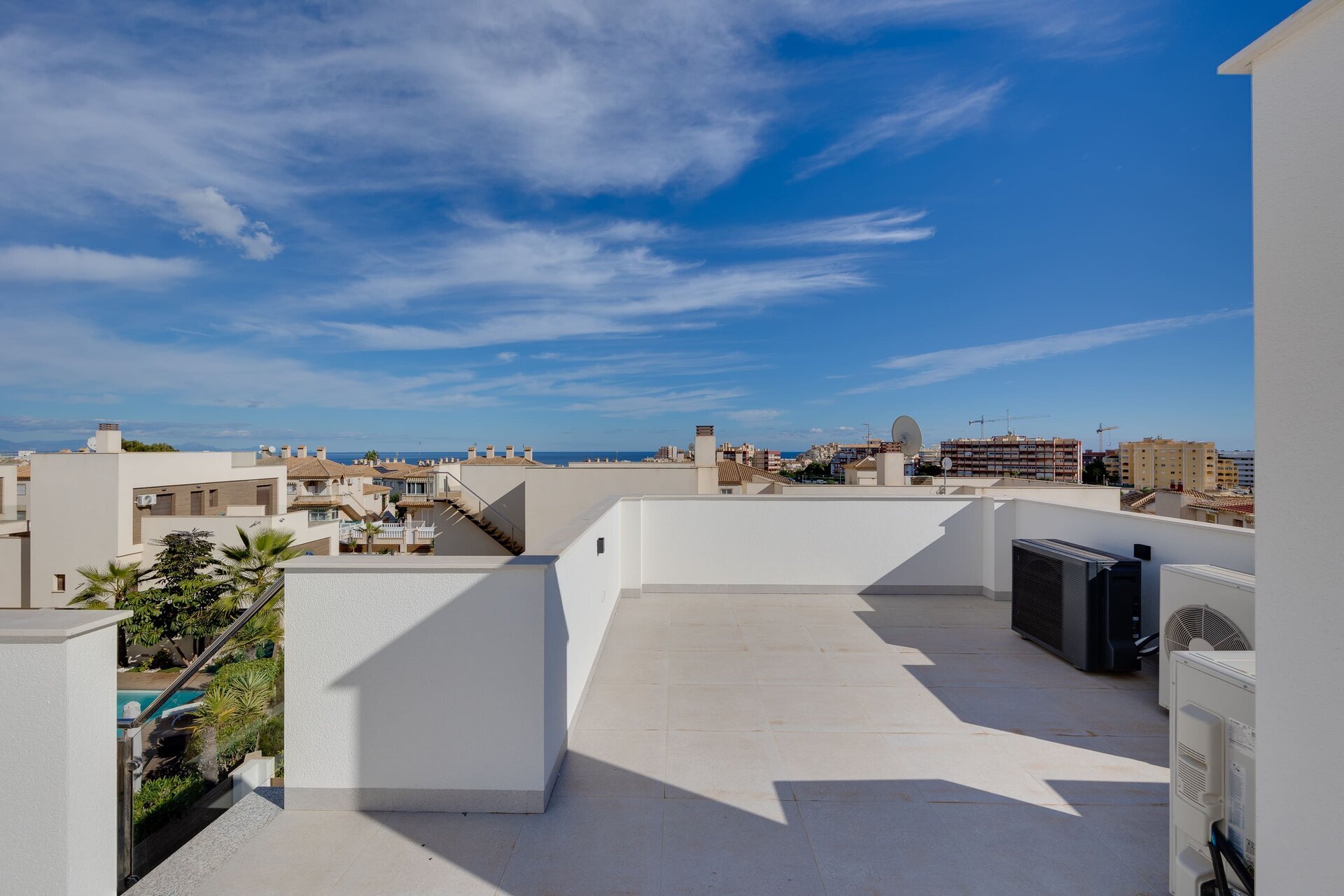 4-Bedroom Townhouse in Torrevieja - Image 11