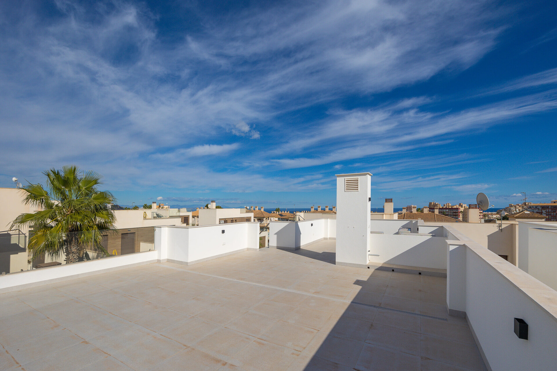 4-Bedroom Townhouse in Torrevieja - Image 16