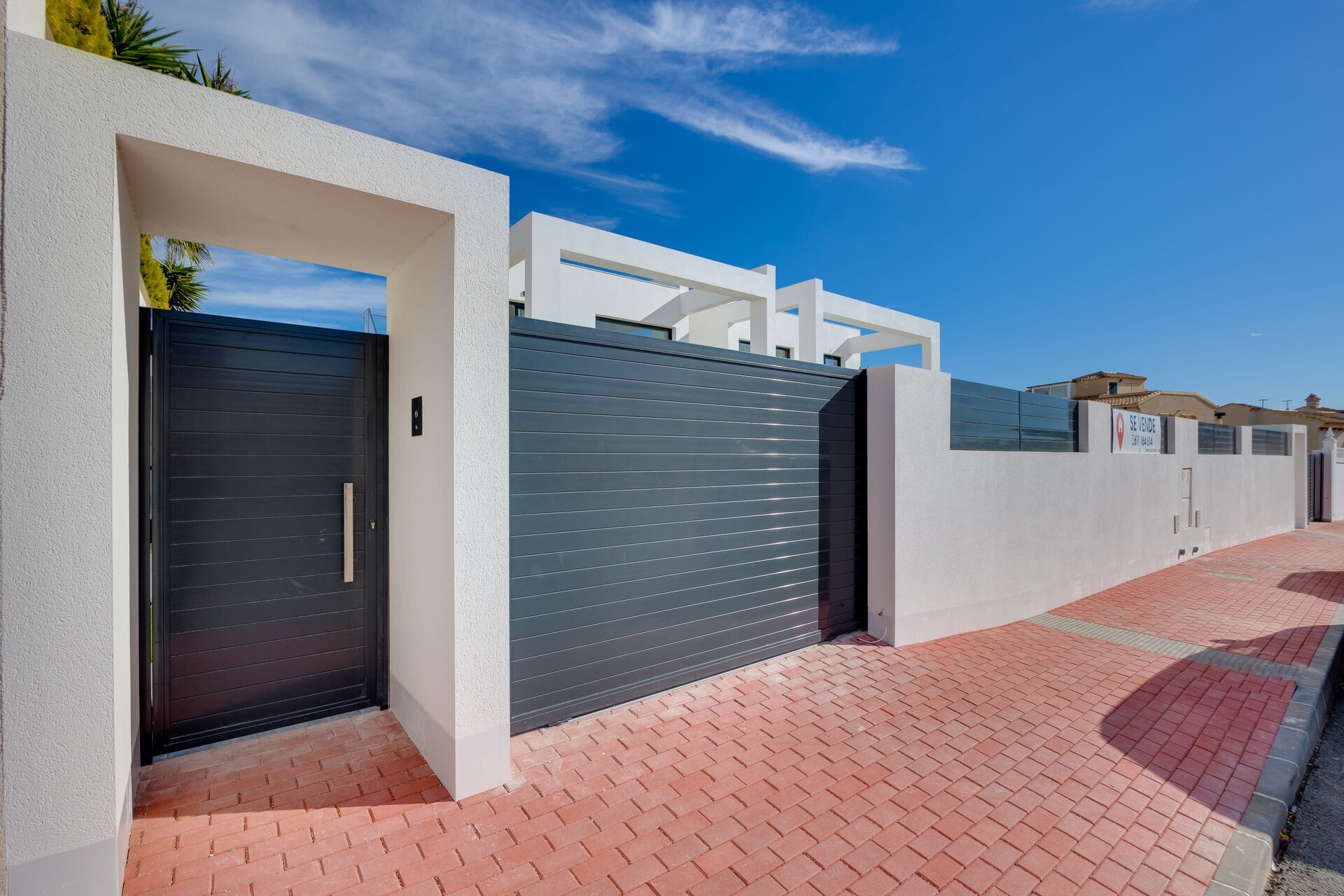 4-Bedroom Townhouse in Torrevieja - Image 19