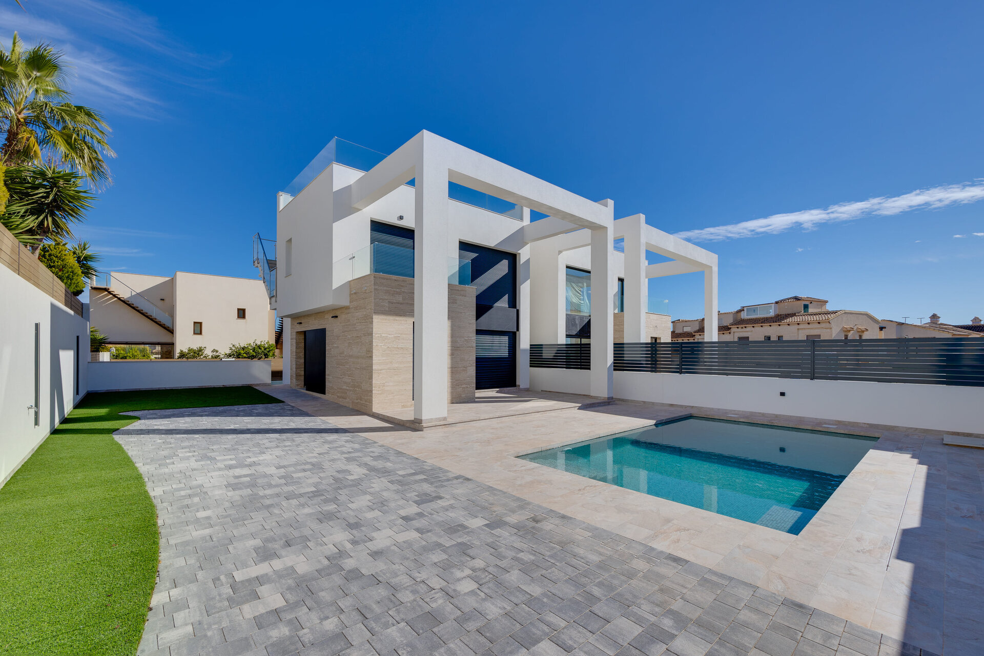 4-Bedroom Townhouse in Torrevieja - Image 20