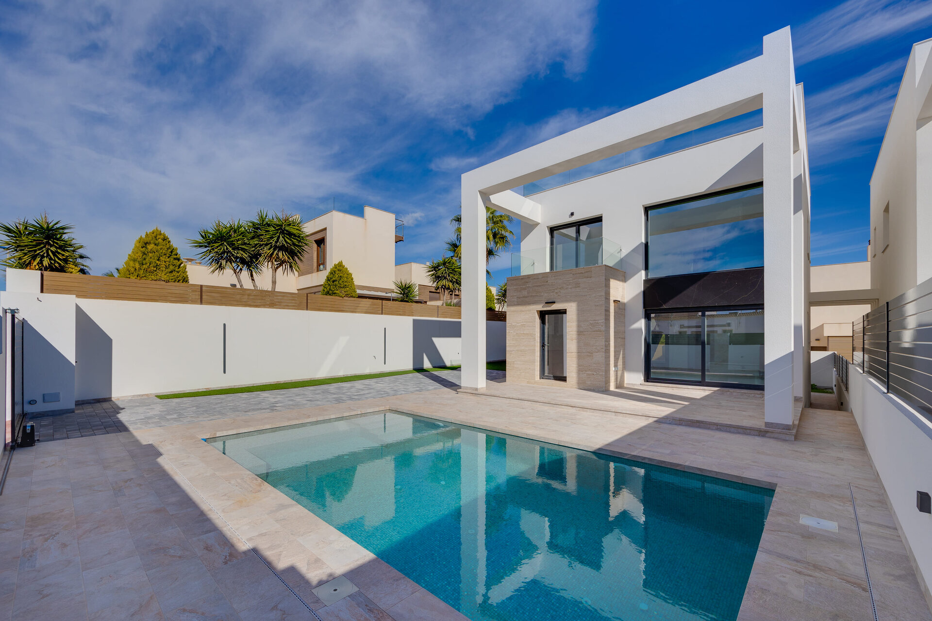 4-Bedroom Townhouse in Torrevieja - Image 3