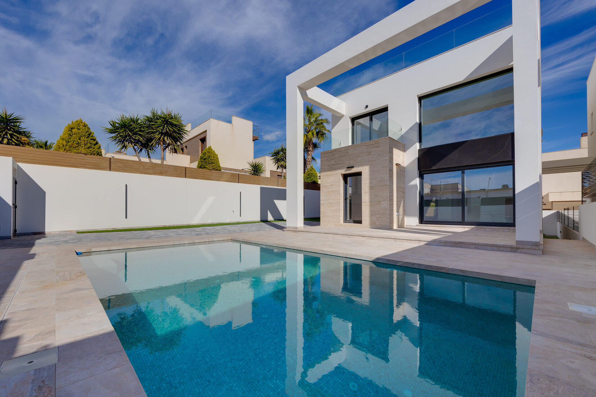 4-Bedroom Townhouse in Torrevieja - Image 4