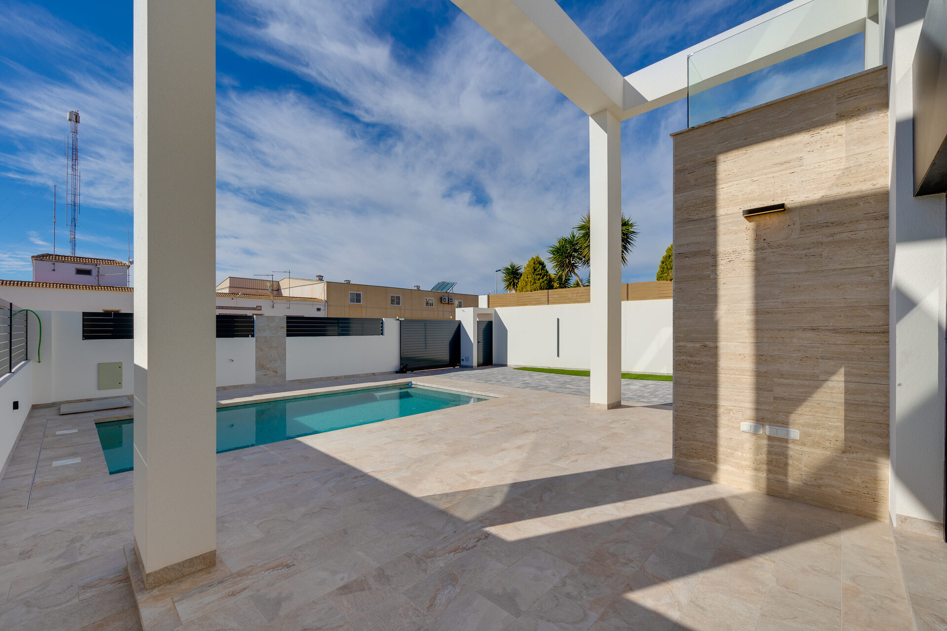 4-Bedroom Townhouse in Torrevieja - Image 5