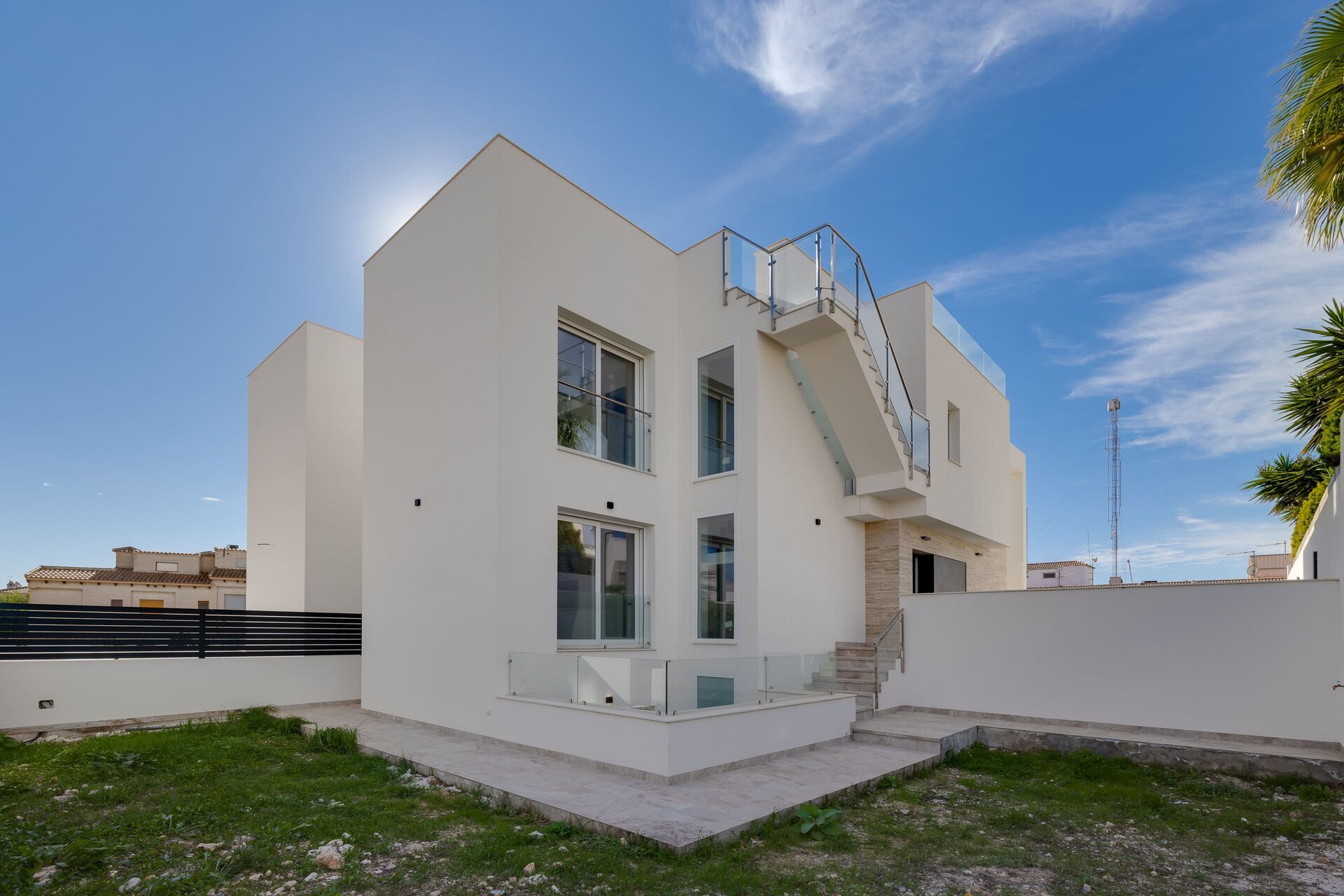 4-Bedroom Townhouse in Torrevieja - Image 6