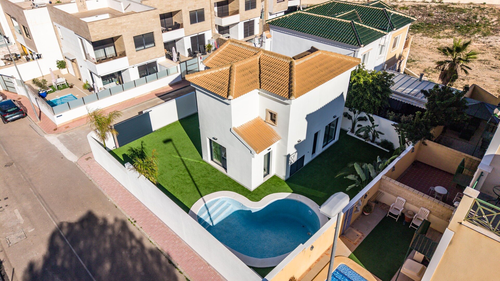 3-Bedroom Villa in Orihuela Costa - Image 4