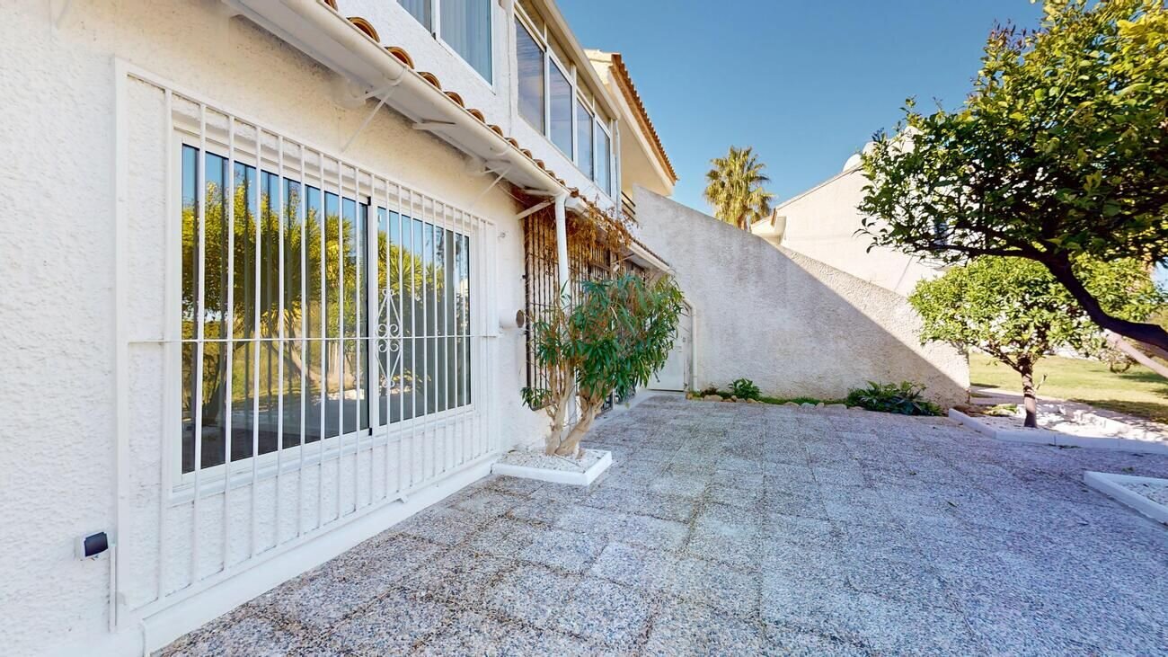2-Bedroom Bungalow in Las Filipinas, Orihuela Costa - Image 19