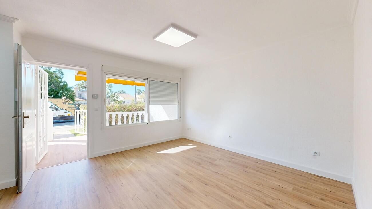 2-Bedroom Bungalow in Las Filipinas, Orihuela Costa - Image 9