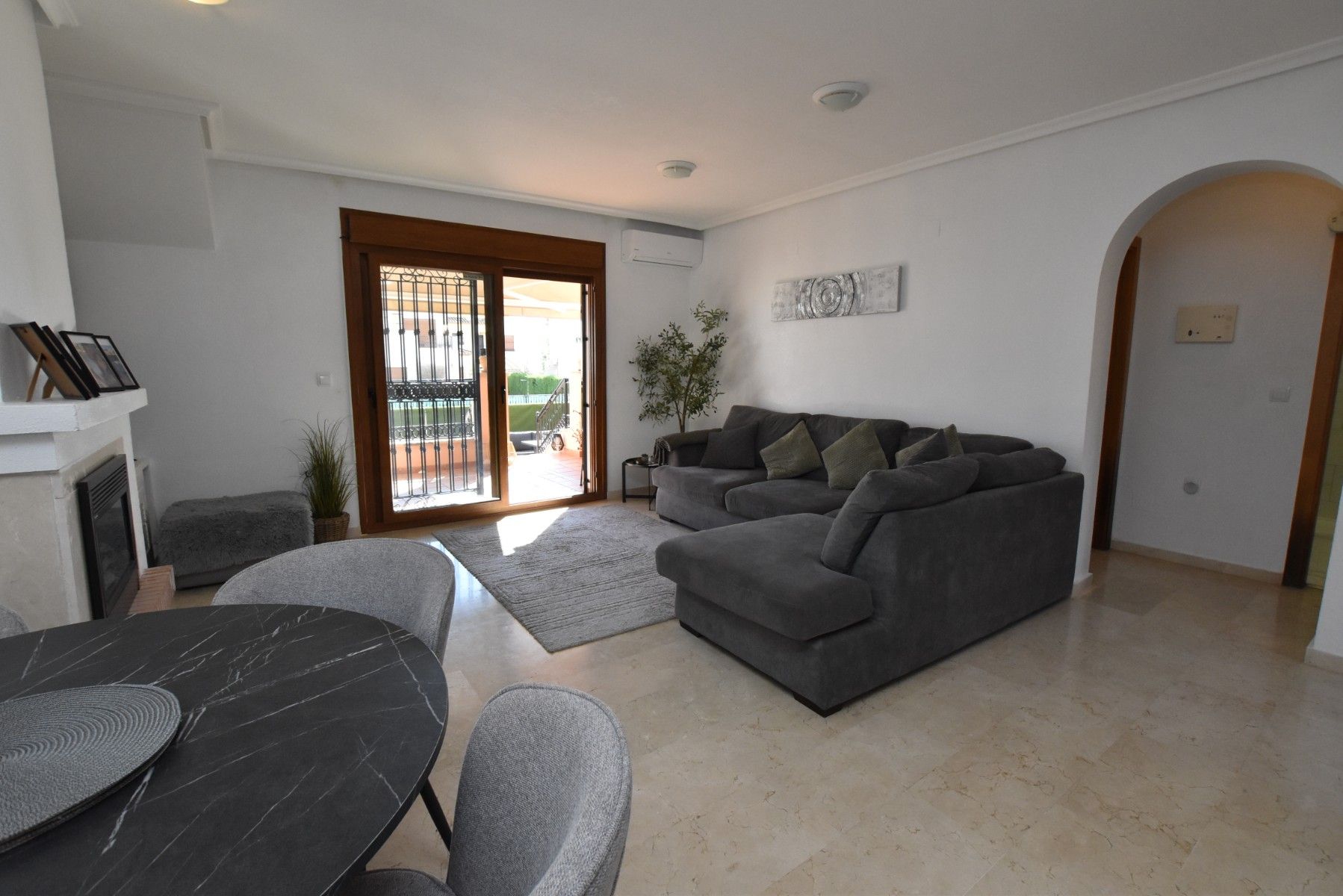 2-Bedroom Bungalow in Comunidad Valenciana, Algorfa - Image 10