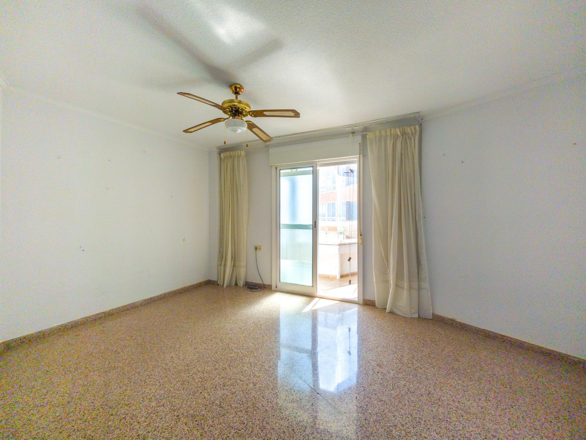 3-Bedroom Apartment in La Mata Pueblo, Torrevieja - Image 14