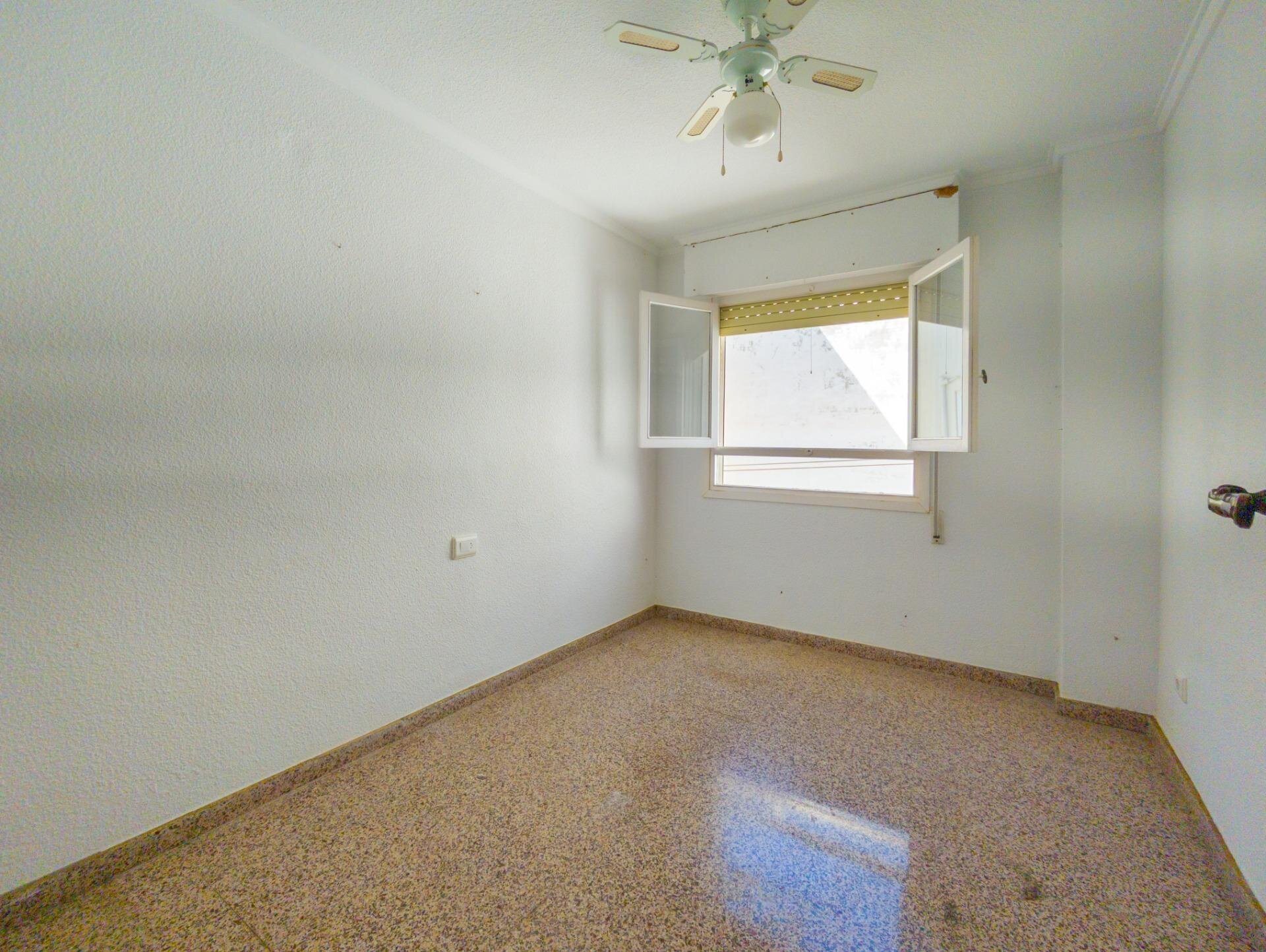3-Bedroom Apartment in La Mata Pueblo, Torrevieja - Image 18