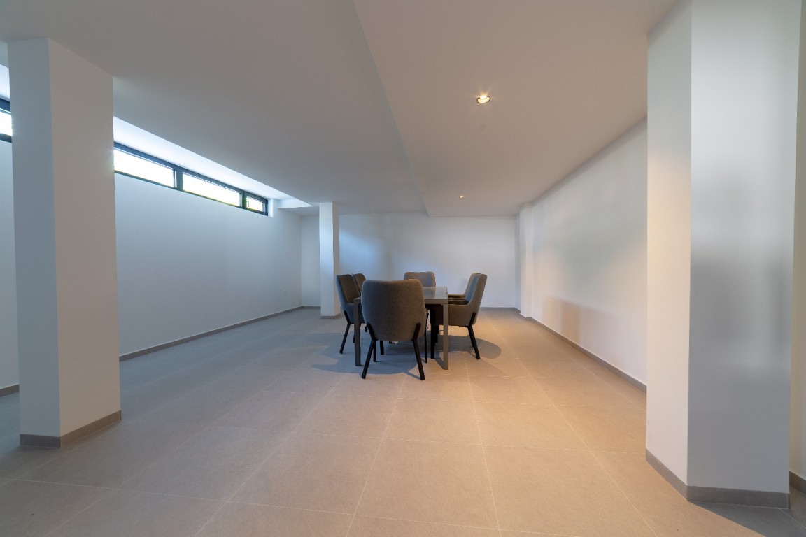 4-Bedroom Villa in Los Montesinos - Image 17