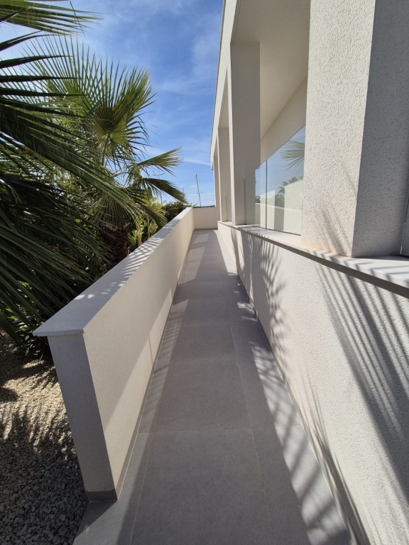 4-Bedroom Villa in Los Montesinos - Image 20