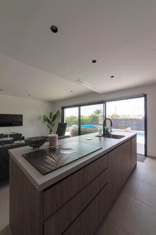 4-Bedroom Villa in Los Montesinos - Image 5